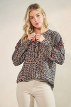 Load image into Gallery viewer, Animal Print Button Up Top