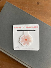Load image into Gallery viewer, Flower Magnetic Bookmark