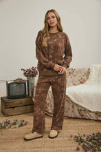 Load image into Gallery viewer, WESTERN PRINT CREW NECK LONG SLEEVE KNIT TOP0: BROWN MULTI