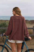 Load image into Gallery viewer, EXPOSED SEAM DETAIL LONG SLEEVE KNIT TOP: MAROON