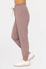 Load image into Gallery viewer, Cuffed Essential Highwaist Joggers in Mauve