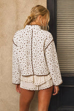 Load image into Gallery viewer, Cream Floral Print Snap Quilted Jacket