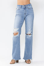 Load image into Gallery viewer, High Waist 90&#39;s w/ Knee Destroy Straight