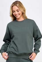 Load image into Gallery viewer, Fleece Basic Sweatshirt
