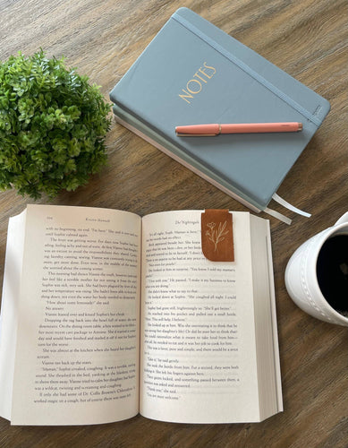 Curved Magnetic Bookmark : Cocoa Bean