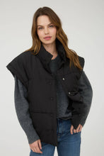 Load image into Gallery viewer, Oversized Snap Button Puffer Vest