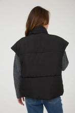 Load image into Gallery viewer, Oversized Snap Button Puffer Vest