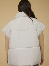 Load image into Gallery viewer, Oversized Snap Button Puffer Vest