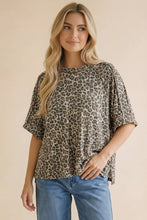 Load image into Gallery viewer, Leopard Round Neck Reverse Stitch Top