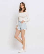 Load image into Gallery viewer, SUPER HIGH RISE DISTRESSED MOM SHORTS V2880: PERSPECTIVE FLOW / M