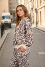Load image into Gallery viewer, Cream Leopard Boxy Sweatshirt