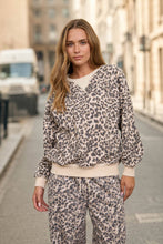 Load image into Gallery viewer, Cream Leopard Boxy Sweatshirt
