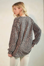 Load image into Gallery viewer, Animal Print Button Up Top