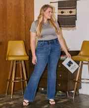Load image into Gallery viewer, Vervet Plus Mid Rise Seamless Bootcut Jeans