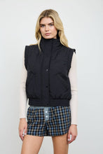 Load image into Gallery viewer, Black Cropped Mock Neck Puffer Vest