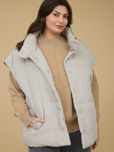 Load image into Gallery viewer, Oversized Snap Button Puffer Vest