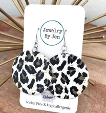 Load image into Gallery viewer, Circle: White Cheetah Cork