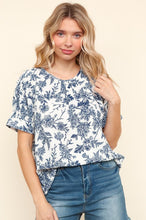 Load image into Gallery viewer, Blue Floral Round Neck Top