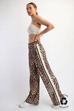 Load image into Gallery viewer, Animal Print Pant w/Cream Trim