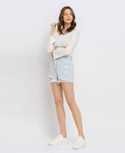 Load image into Gallery viewer, SUPER HIGH RISE DISTRESSED MOM SHORTS V2880: PERSPECTIVE FLOW / M