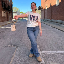 Load image into Gallery viewer, USA Daisy Graphic Tee