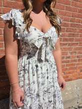 Load image into Gallery viewer, Black Floral Sweetheart Midi Dress