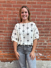 Load image into Gallery viewer, Beige Bow Print Puff Sleeve Top