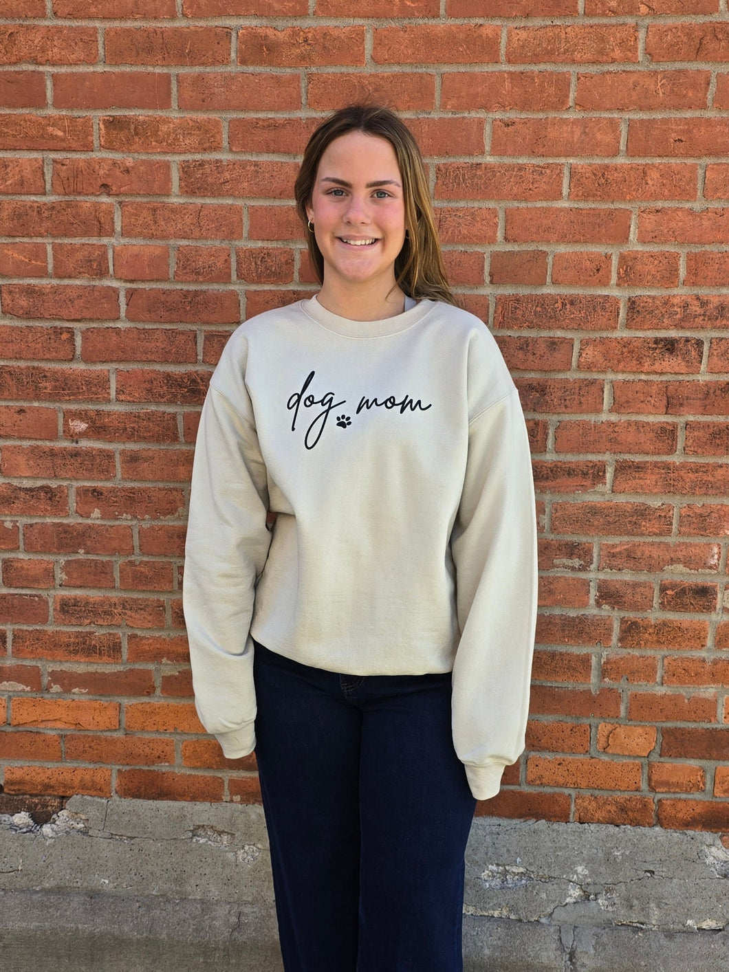 Dog Mom Graphic Sweatshirt