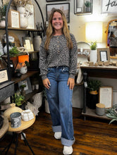 Load image into Gallery viewer, Animal Print Button Up Top