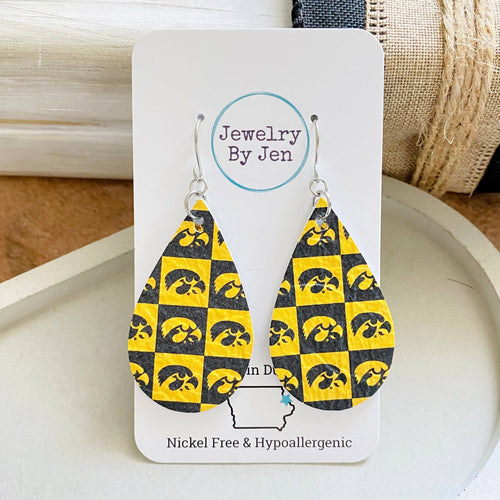 Iowa Hawkeyes Checkerboard Medium Teardrop Leather Earrings